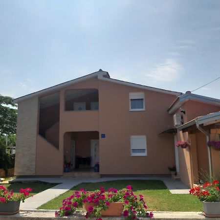 Apartments Dora بوريتش المظهر الخارجي الصورة