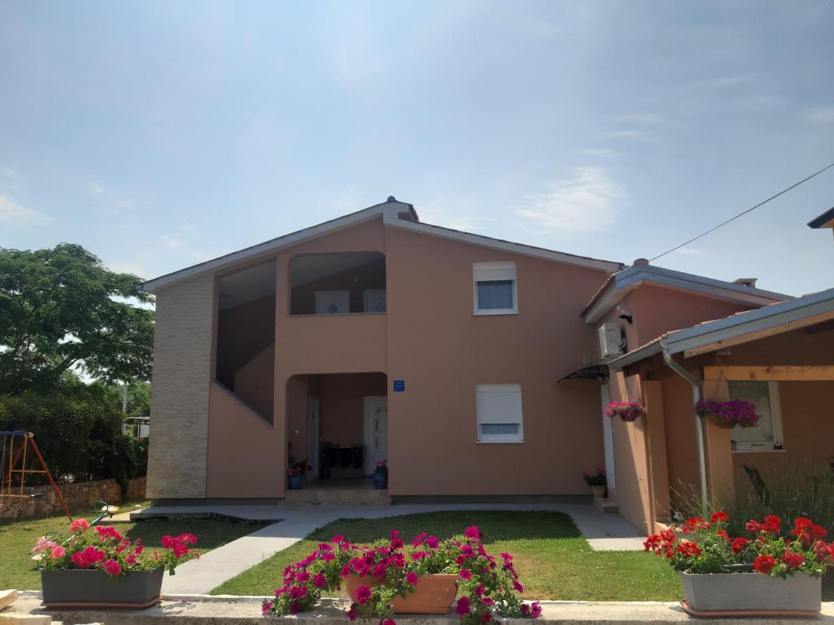 Apartments Dora بوريتش المظهر الخارجي الصورة