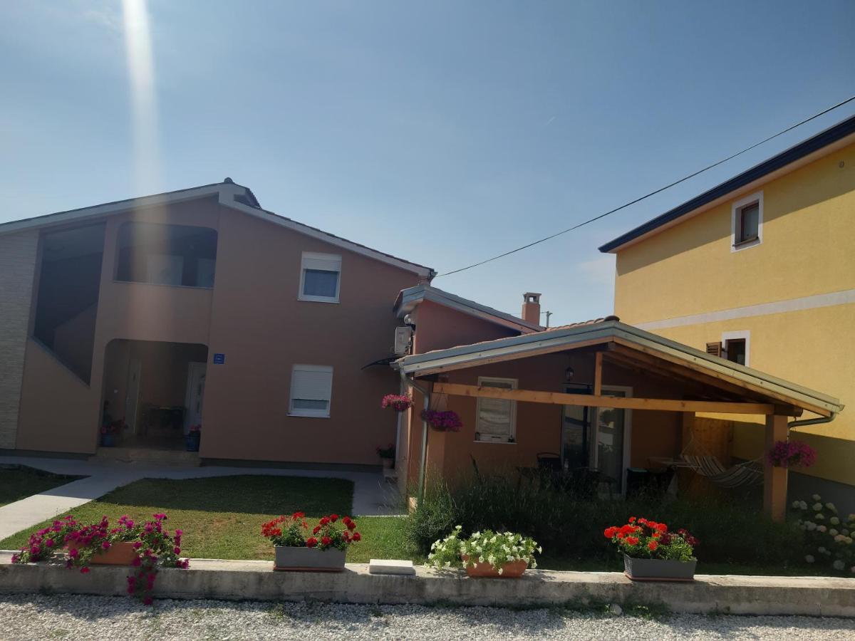 Apartments Dora بوريتش المظهر الخارجي الصورة