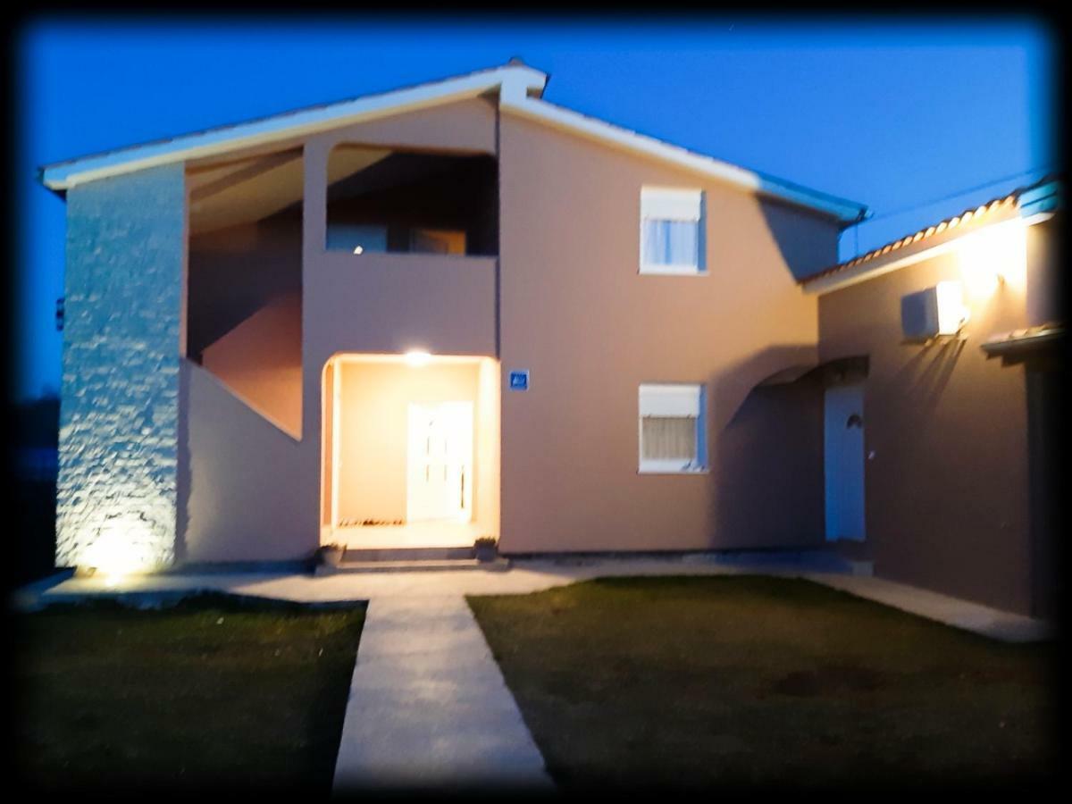 Apartments Dora بوريتش المظهر الخارجي الصورة